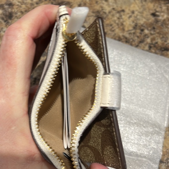 Coach Attachment Card Case In Signature Canvas - Picture 6 of 7